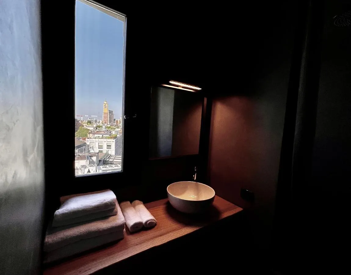 Big Duomo View Sailboat-Inspired Penthouse Apartment Milan